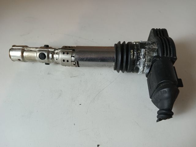 bontott AUDI A4 B7 Gyújtótrafó