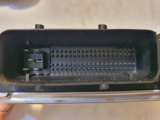 bontott AUDI A4 B7 Motorvezérlő