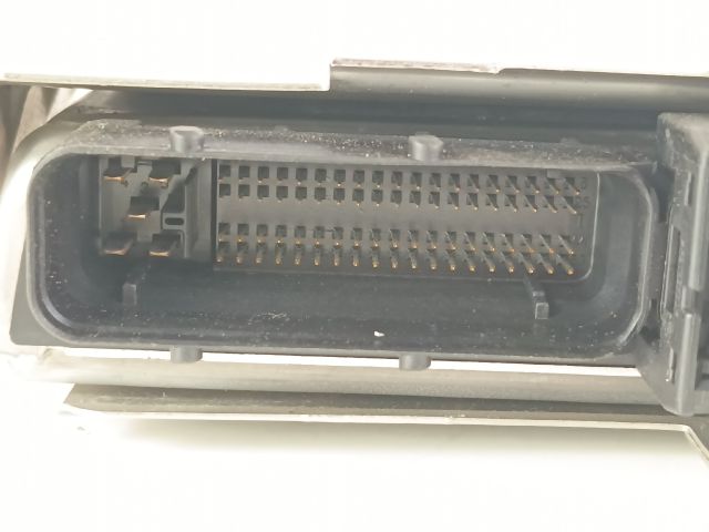 bontott AUDI A4 B7 Motorvezérlő