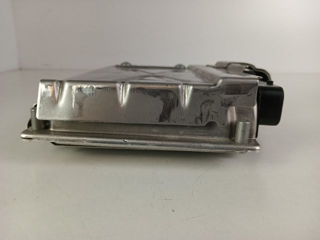 bontott AUDI A4 B7 Motorvezérlő