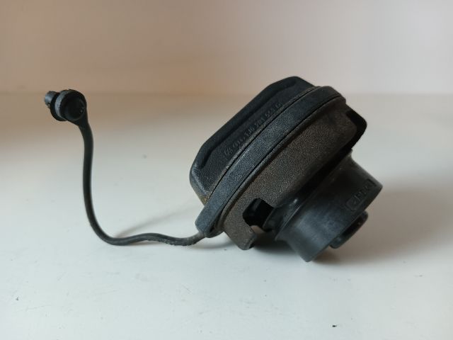 bontott AUDI A4 B7 Tanksapka