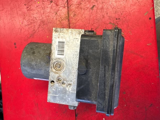 bontott AUDI A4 B7 ABS Kocka