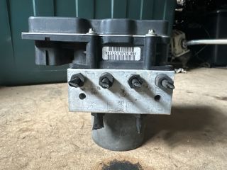 bontott AUDI A4 B7 ABS Kocka