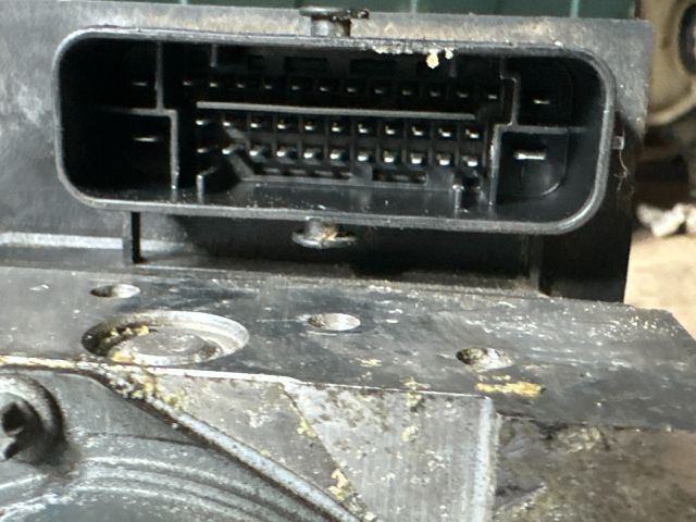 bontott AUDI A4 B7 ABS Kocka