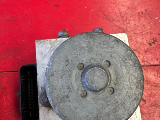 bontott AUDI A4 B7 ABS Kocka