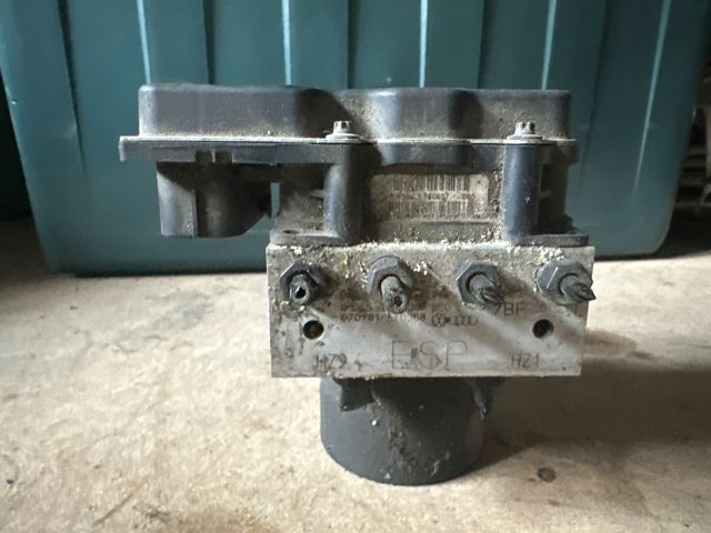 bontott AUDI A4 B7 ABS Kocka