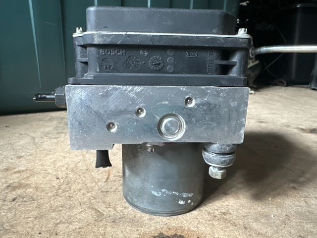 bontott AUDI A4 B7 ABS Kocka