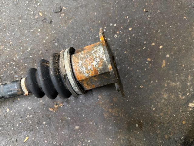 bontott AUDI A4 B7 Bal Féltengely