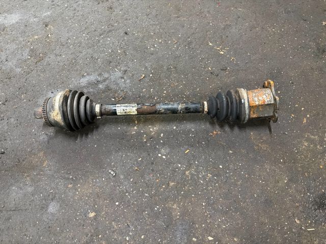 bontott AUDI A4 B7 Bal Féltengely