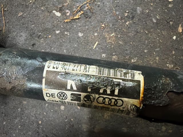 bontott AUDI A4 B7 Bal Féltengely