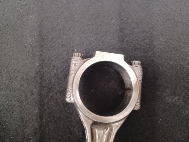 bontott AUDI A4 B7 Dugattyú