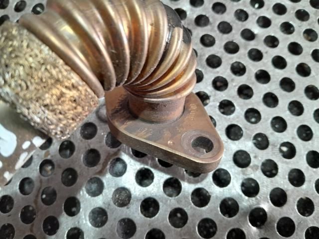 bontott AUDI A4 B7 EGR Hűtő Cső