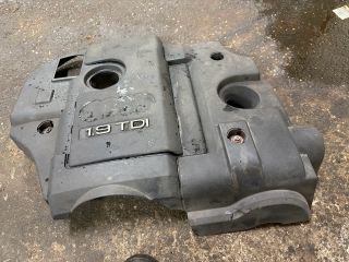 bontott AUDI A4 B7 Felső Motorburkolat