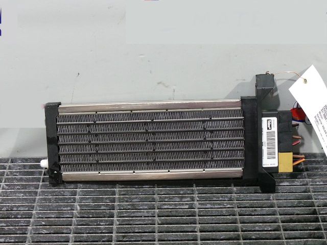 bontott AUDI A4 B7 Fűtőradiátor