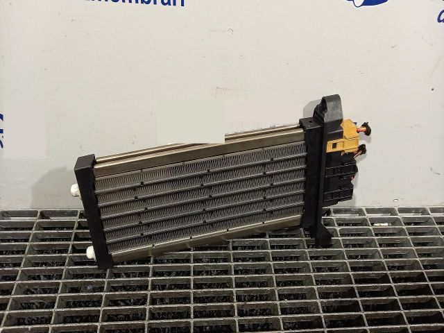 bontott AUDI A4 B7 Fűtőradiátor