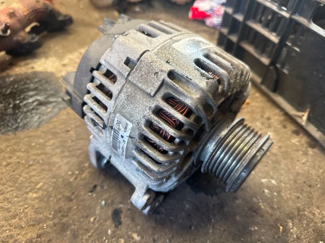 bontott AUDI A4 B7 Generátor