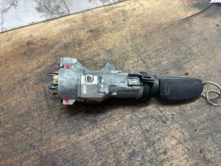 bontott AUDI A4 B7 Gyújtáskapcsoló Házzal