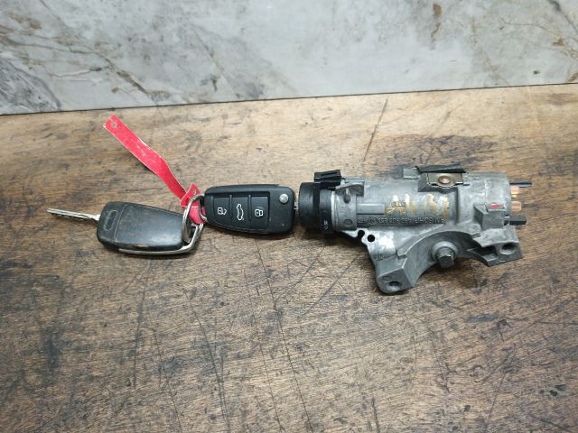 bontott AUDI A4 B7 Gyújtáskapcsoló Házzal