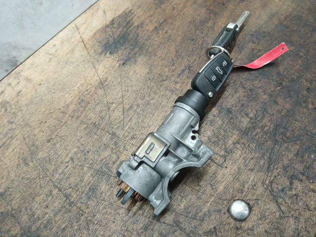 bontott AUDI A4 B7 Gyújtáskapcsoló Házzal