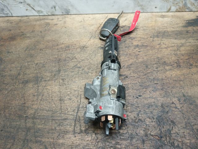 bontott AUDI A4 B7 Gyújtáskapcsoló Házzal