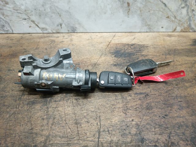 bontott AUDI A4 B7 Gyújtáskapcsoló Házzal