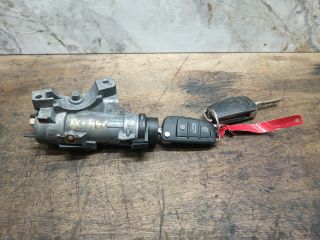 bontott AUDI A4 B7 Gyújtáskapcsoló Házzal