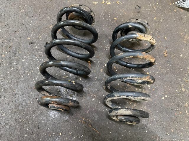 bontott AUDI A4 B7 Hátsó Rugó Pár