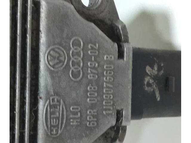 bontott AUDI A4 B7 Jeladó (Magában)