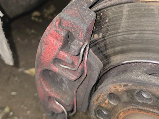 bontott AUDI A4 B7 Jobb első Féknyereg Munkahengerrel