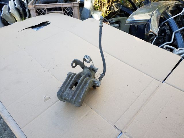 bontott AUDI A4 B7 Jobb hátsó Féknyereg Munkahengerrel