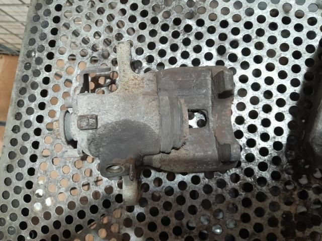 bontott AUDI A4 B7 Jobb hátsó Féknyereg Munkahengerrel