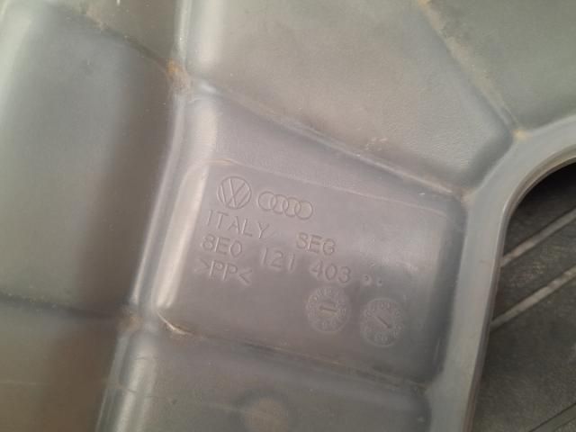 bontott AUDI A4 B7 Kiegyenlítő Tartály