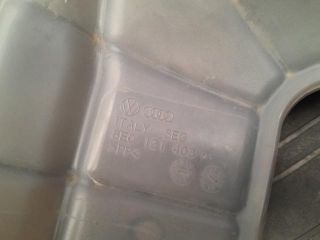 bontott AUDI A4 B7 Kiegyenlítő Tartály