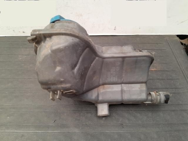 bontott AUDI A4 B7 Kiegyenlítő Tartály