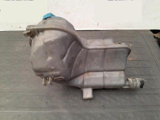 bontott AUDI A4 B7 Kiegyenlítő Tartály