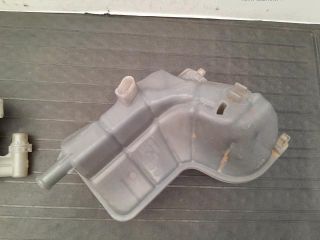 bontott AUDI A4 B7 Kiegyenlítő Tartály