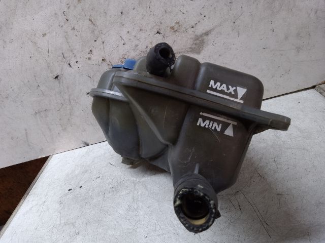 bontott AUDI A4 B7 Kiegyenlítő Tartály