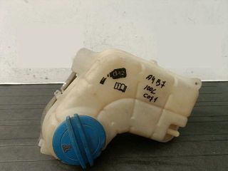 bontott AUDI A4 B7 Kiegyenlítő Tartály