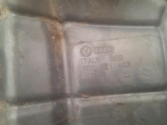 bontott AUDI A4 B7 Kiegyenlítő Tartály