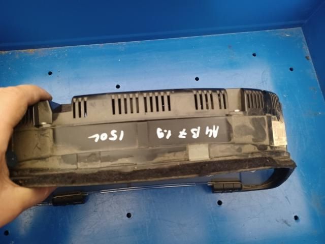 bontott AUDI A4 B7 Kilométeróra