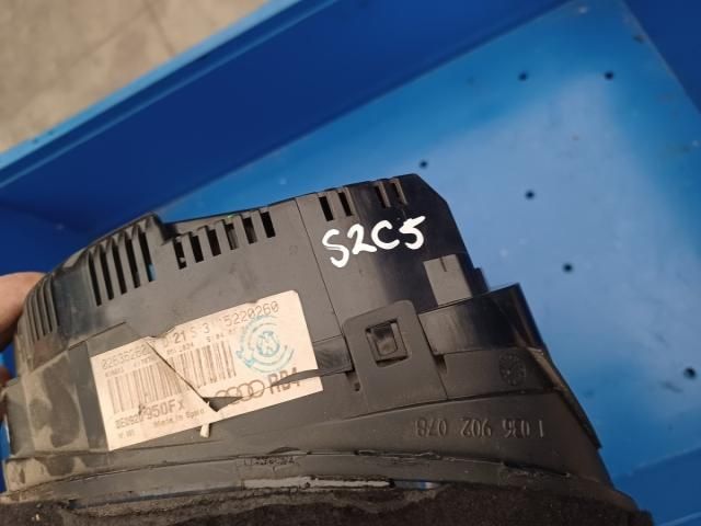 bontott AUDI A4 B7 Kilométeróra