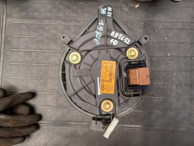 bontott AUDI A4 B7 Klímahűtő Ventilátor