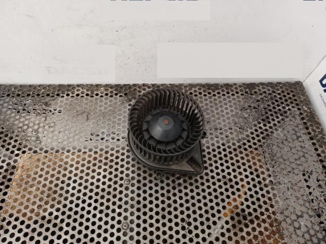 bontott AUDI A4 B7 Klímahűtő Ventilátor