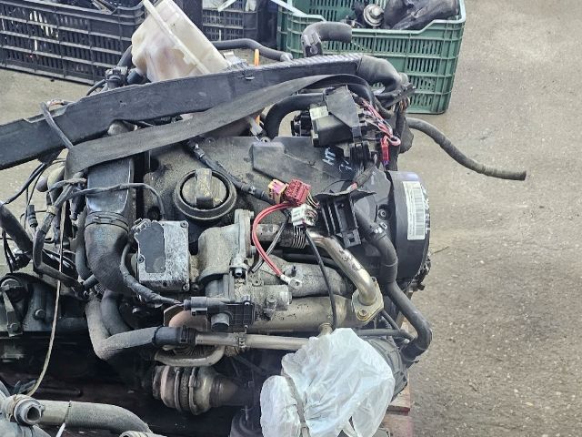 bontott AUDI A4 B7 Motor (Fűzött blokk hengerfejjel)