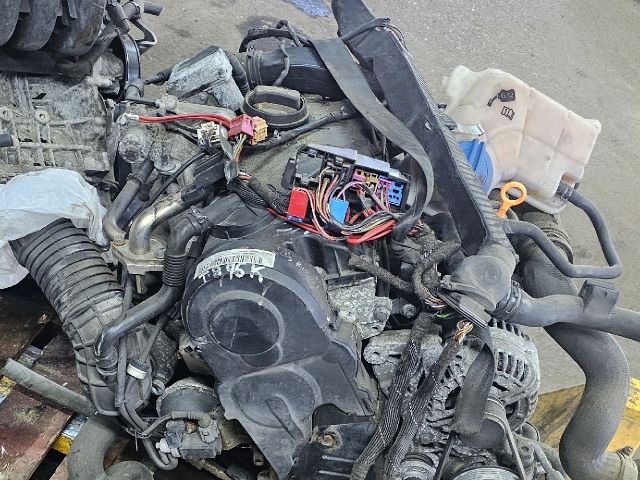 bontott AUDI A4 B7 Motor (Fűzött blokk hengerfejjel)
