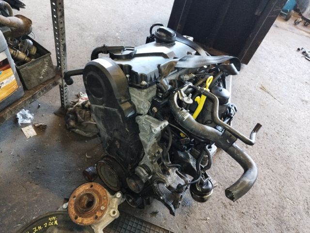 bontott AUDI A4 B7 Motor (Fűzött blokk hengerfejjel)