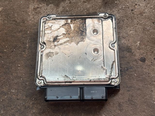 bontott AUDI A4 B7 Motorvezérlő