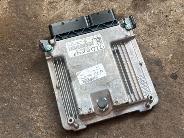 bontott AUDI A4 B7 Motorvezérlő
