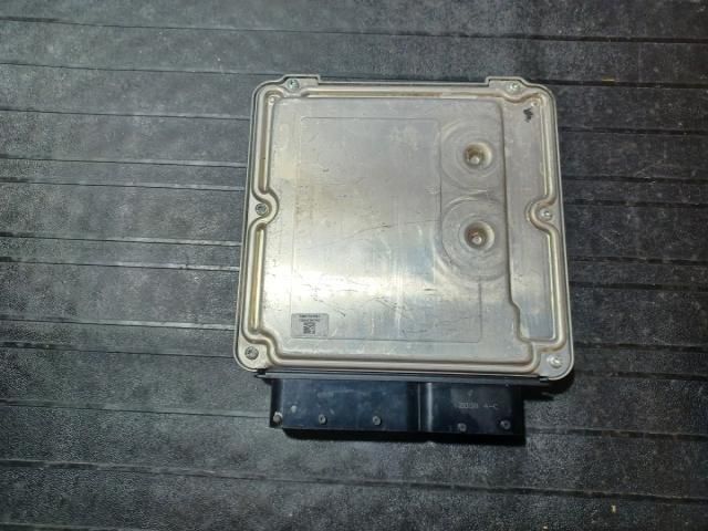 bontott AUDI A4 B7 Motorvezérlő