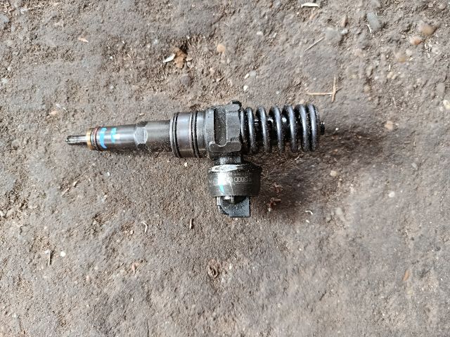 bontott AUDI A4 B7 Porlasztó (1 db)